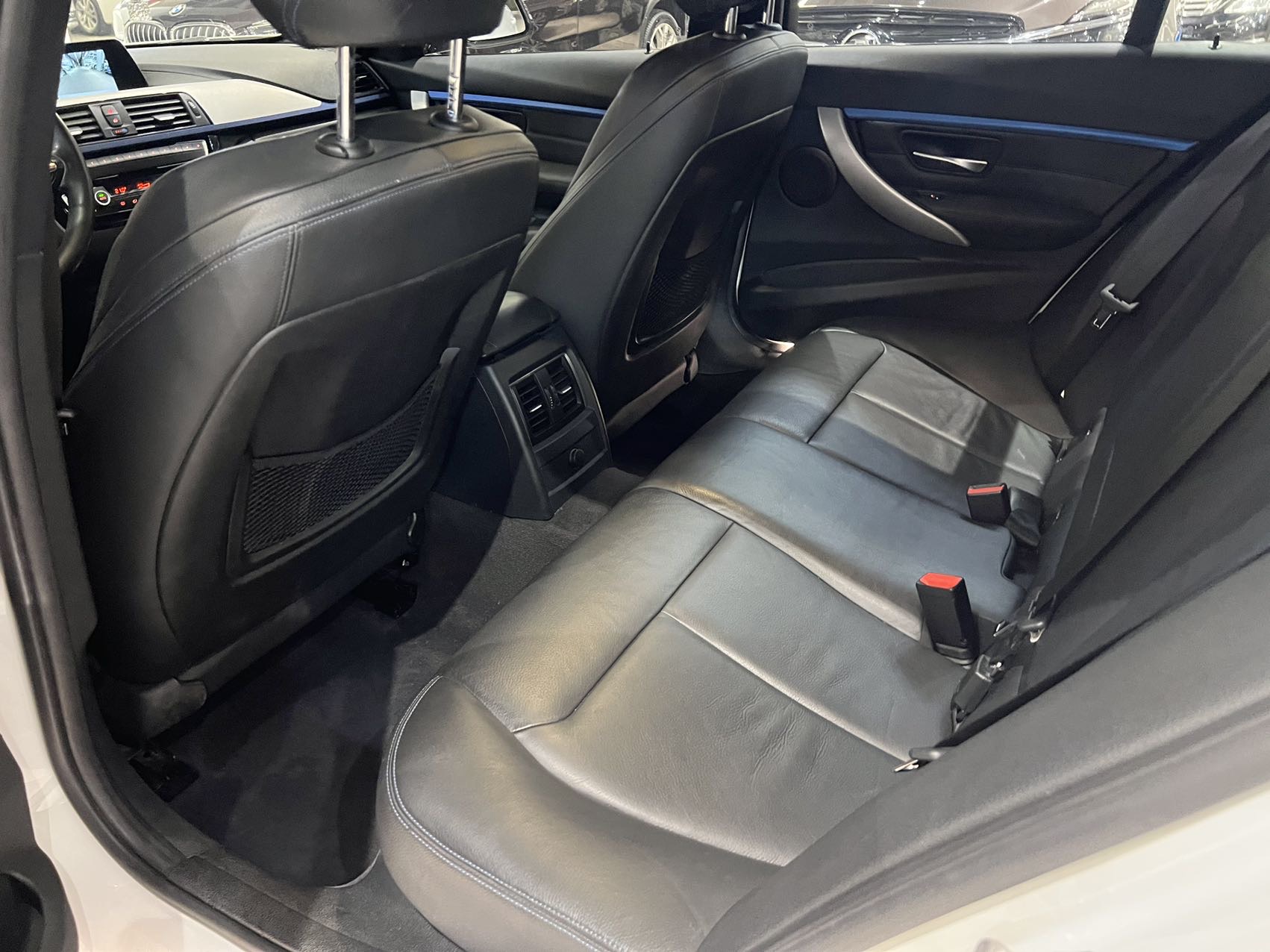 BMW 3 Series 2019 #6 BMW 3 Series 2019 car image #6