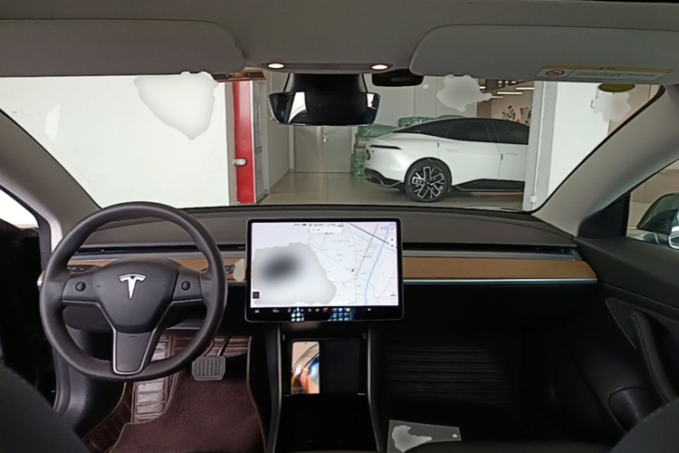 Tesla Model 3 2020 car image #10