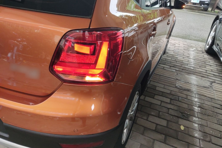 Volkswagen Polo 2016 car image #8