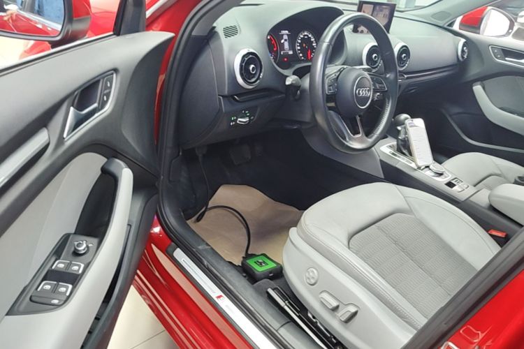 Audi A3 2019 immagine di auto #16