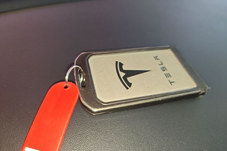 Tesla Model 3 2021 car image #14