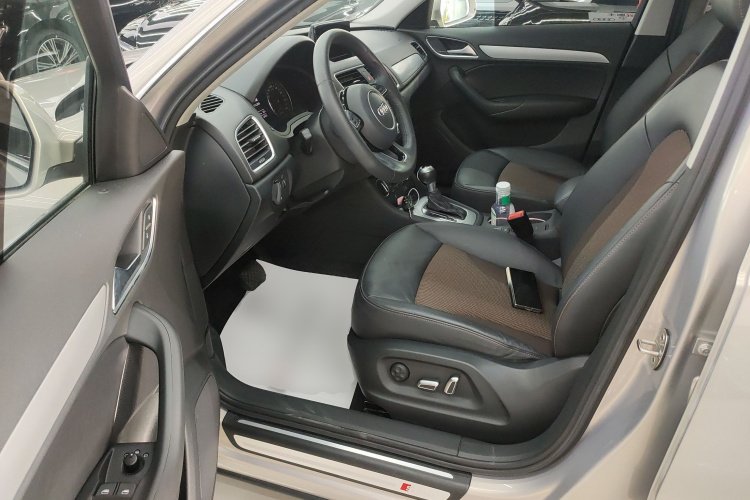 Audi Q3 2019 image de voiture #12