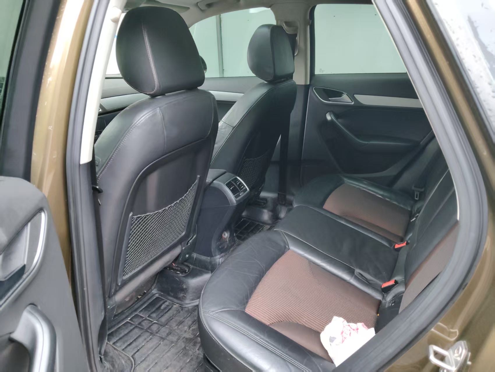 Audi Q3 2018 car image #5