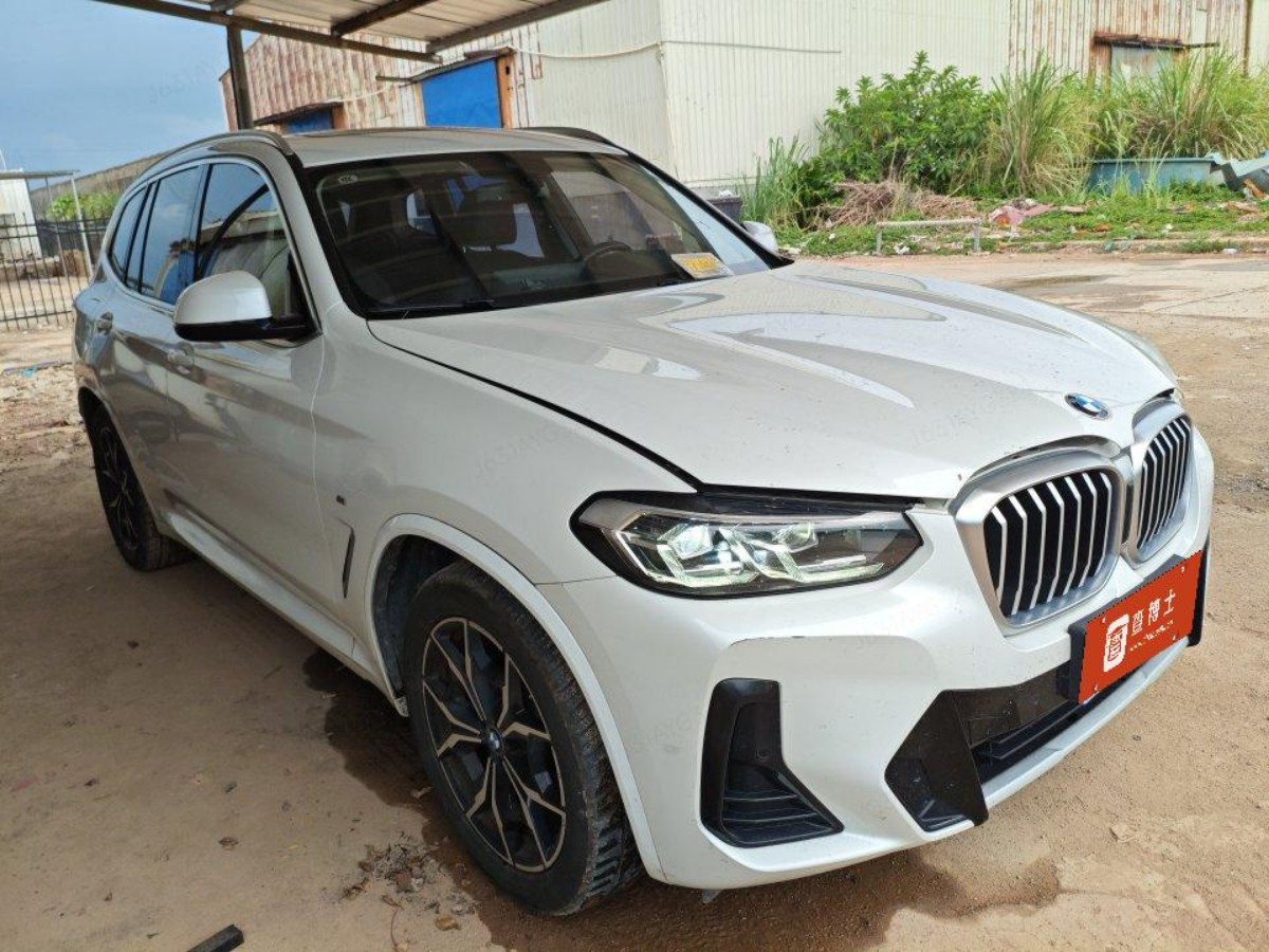 BMW X3 2022 car image #2
