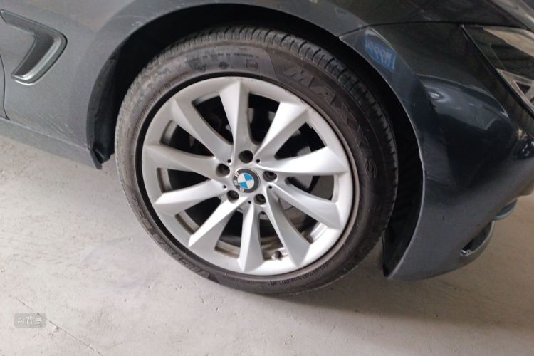 BMW 3 Series GT 2018 car image #9
