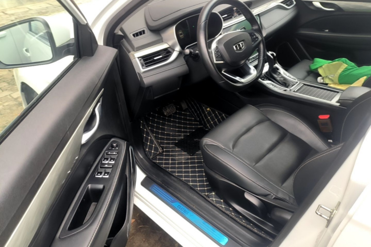 GEELY Emgrand 2019 #16 GEELY Emgrand 2019 car image #16