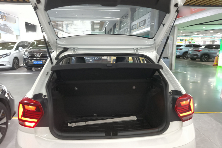 Volkswagen Polo 2022 صورة سيارة #19