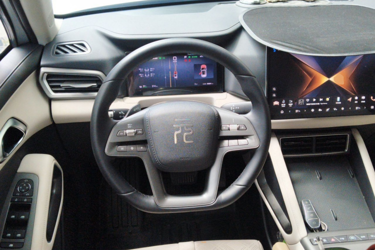 BYD YuanUP 2025 #11 BYD YuanUP 2025 car image #11