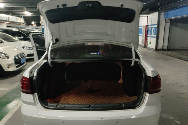 Volkswagen Lavida 2018 car image #19