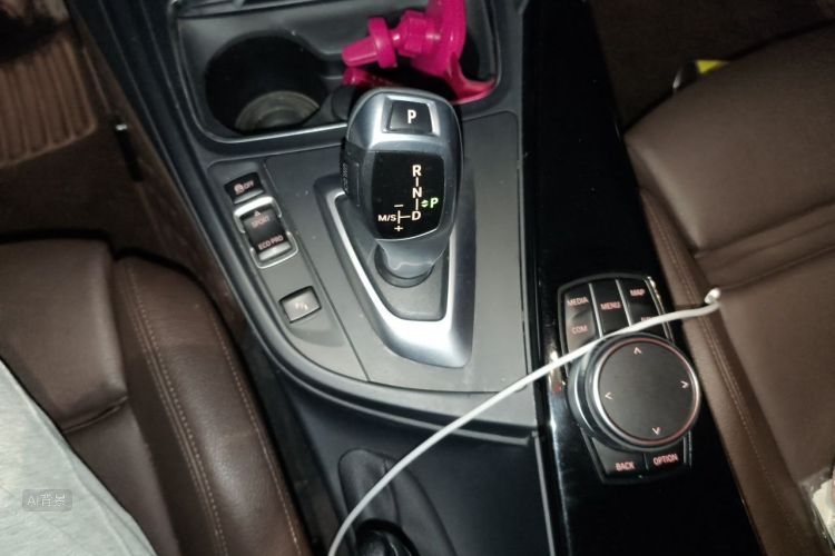 BMW 3 Series 2018 #16 BMW 3 Series 2018 car image #16