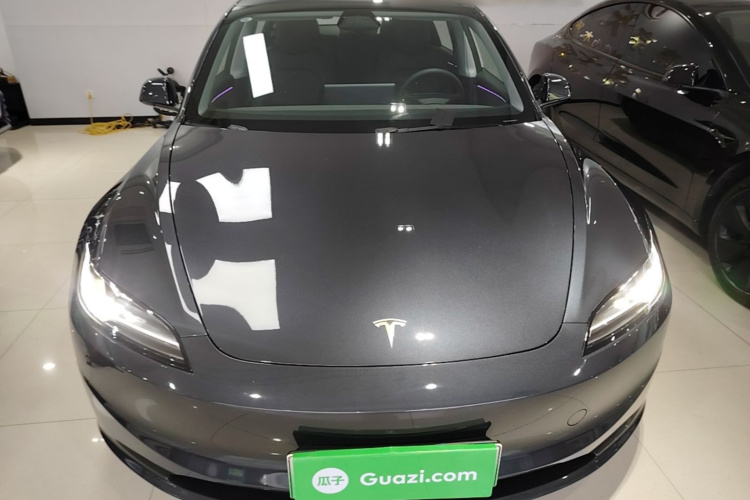 Tesla Model 3 2025 car image #3