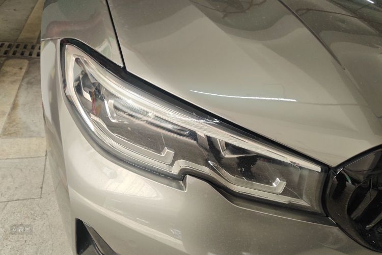 BMW 3 Series 2019 car image #8