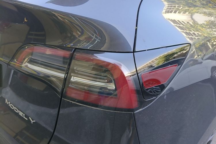 Tesla Model Y 2024 car image #8