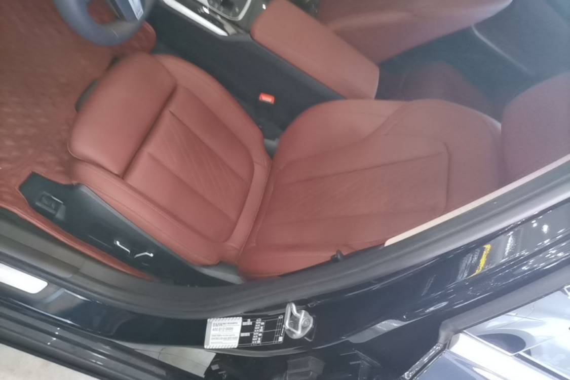 BMW 3 Series 2024 car image #7