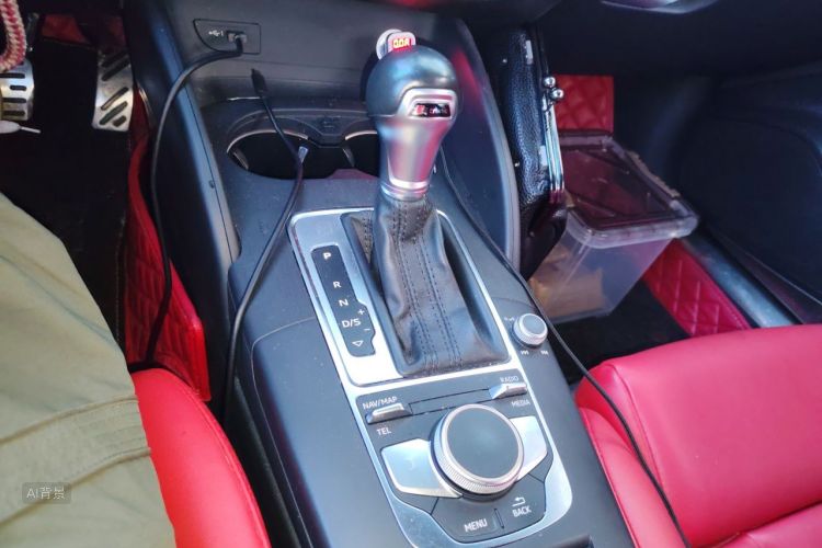 Audi A3 2018 car image #16