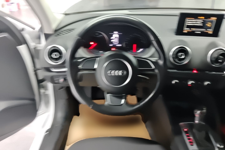 Audi A3 2017 car image #11