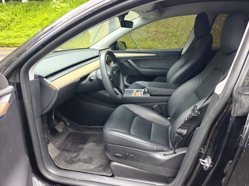 Tesla Model Y 2023 car image #5