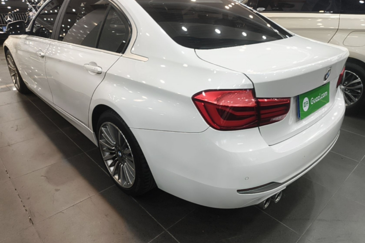 BMW 3 Series 2019 #5 BMW 3 Series 2019 car image #5
