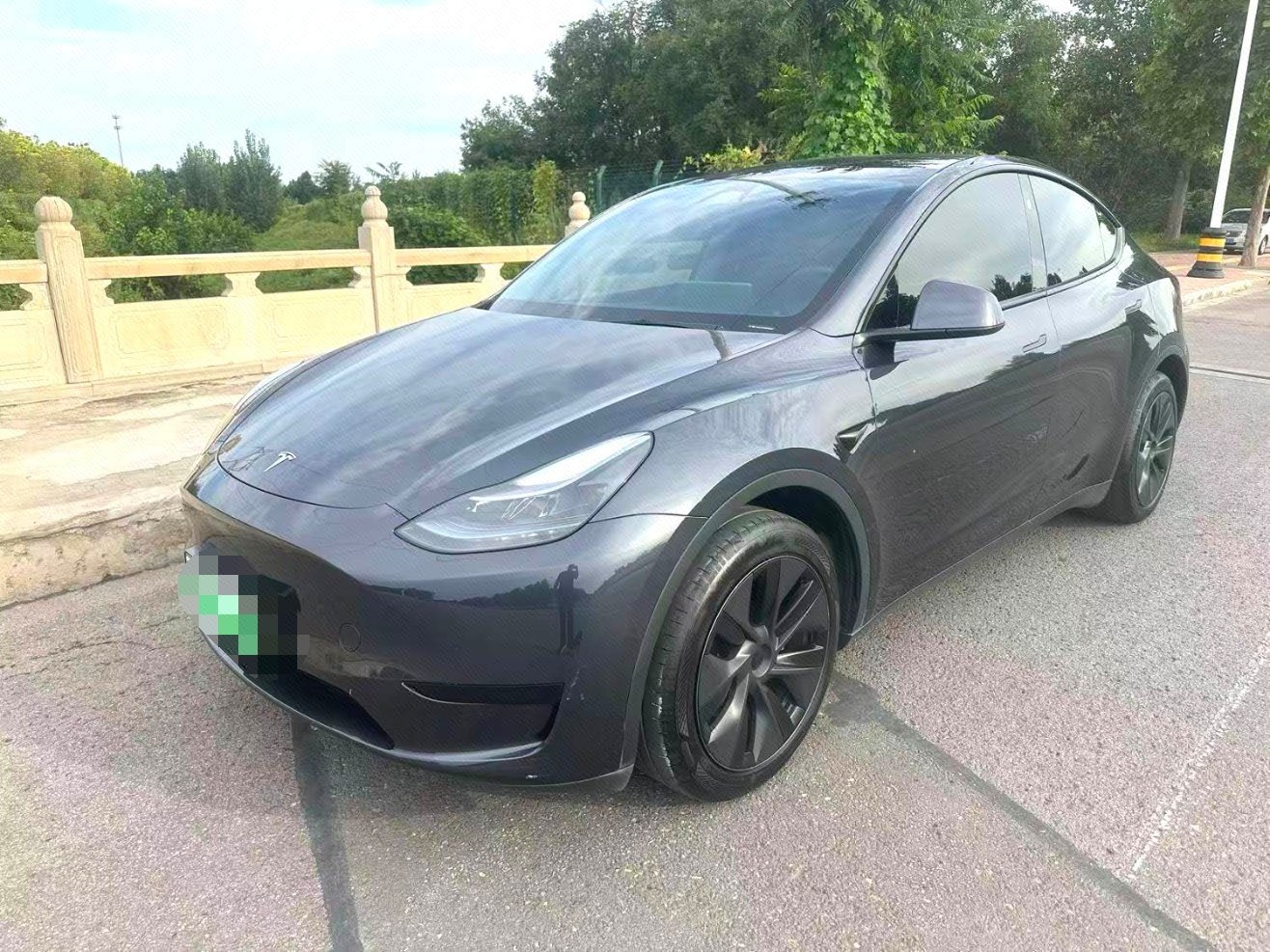Tesla Model Y 2024 car image 