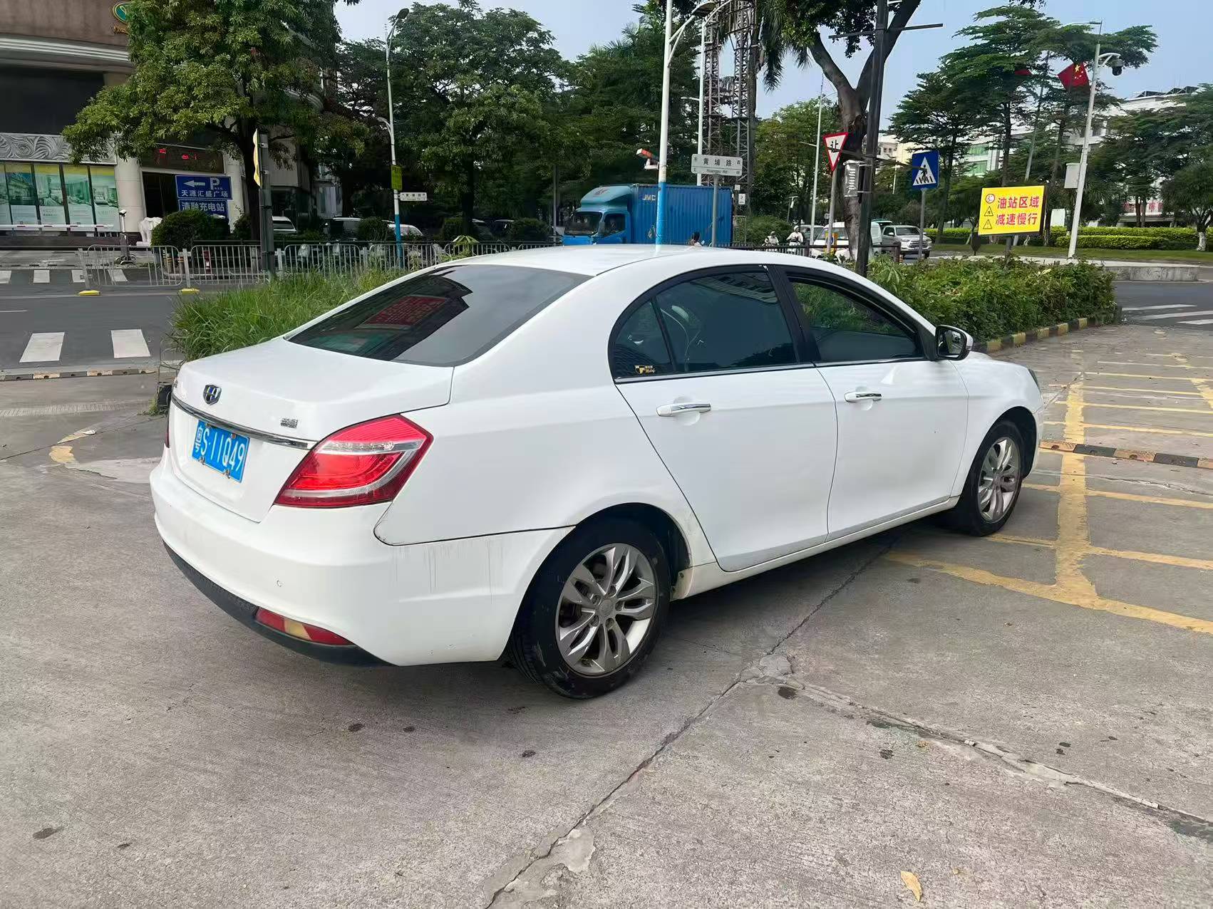 GEELY Emgrand 2016 #9 GEELY Emgrand 2016 car image #9