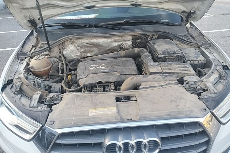 Audi Q3 2016 car image #20