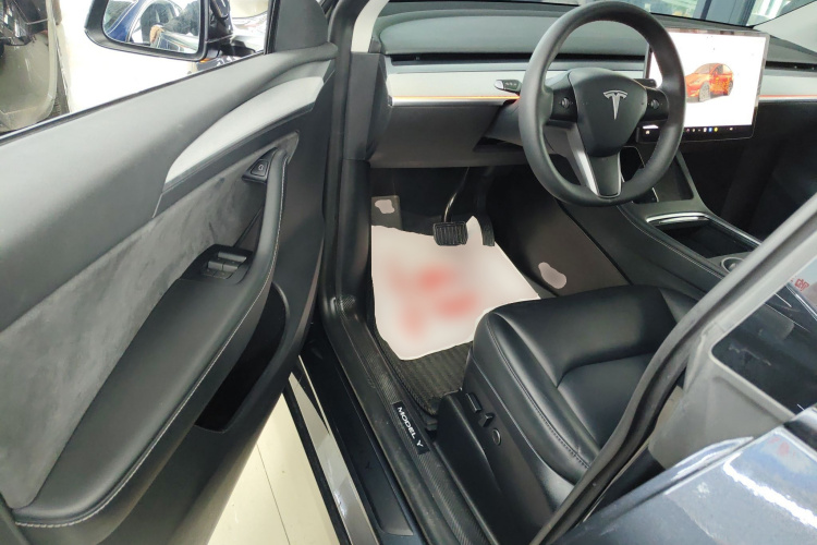Tesla Model Y 2024 #16 Tesla Model Y 2024 car image #16