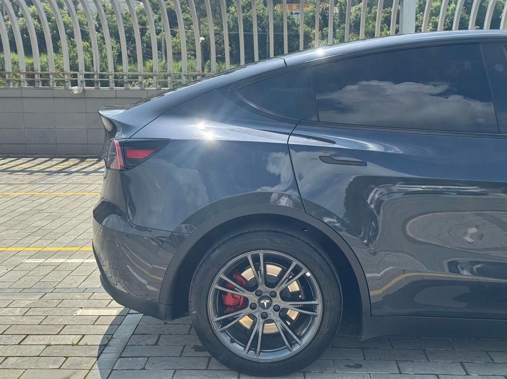 Tesla Model Y 2024 #18 Tesla Model Y 2024 car image #18