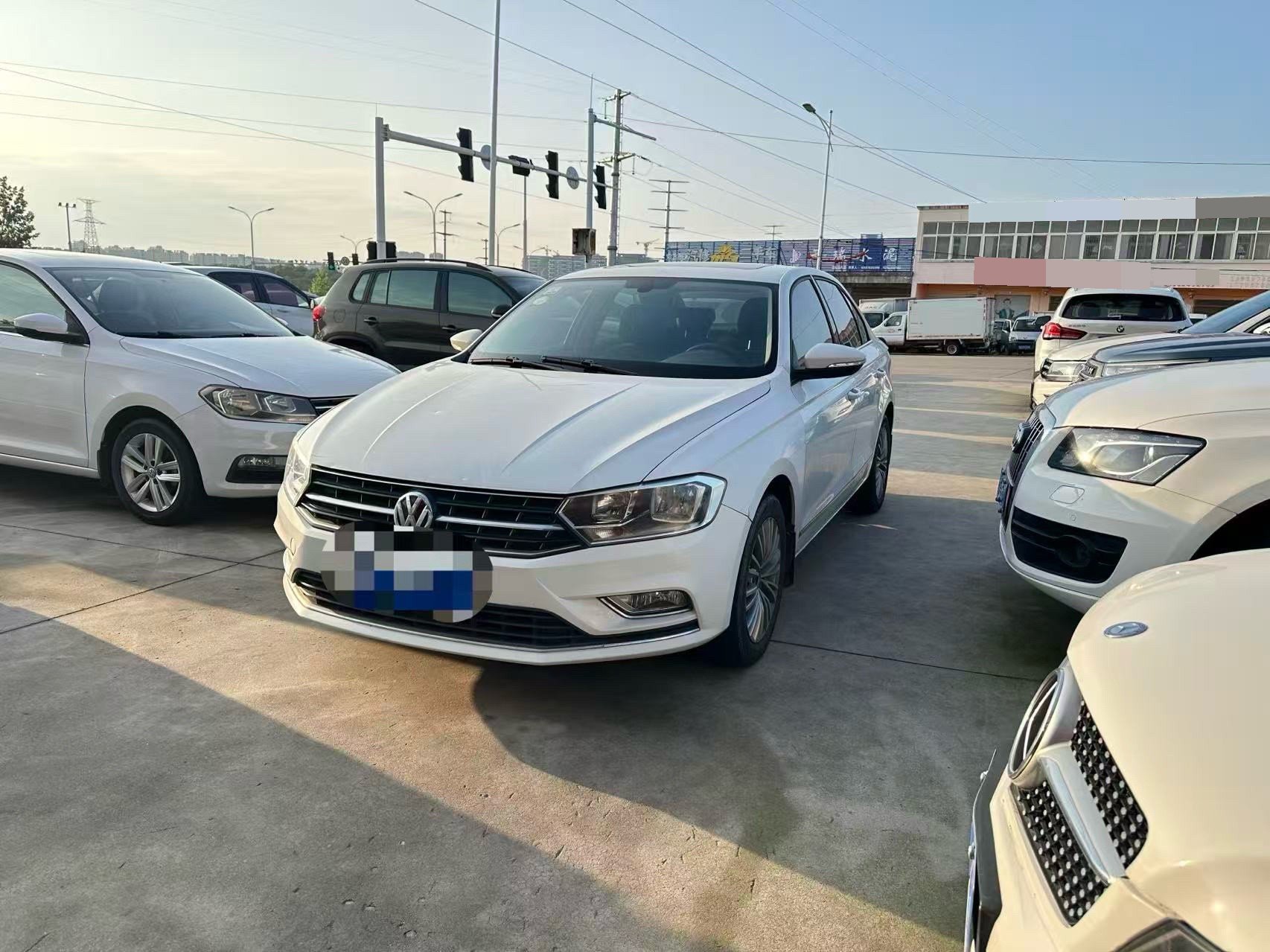 Volkswagen Bora 2016 car image 
