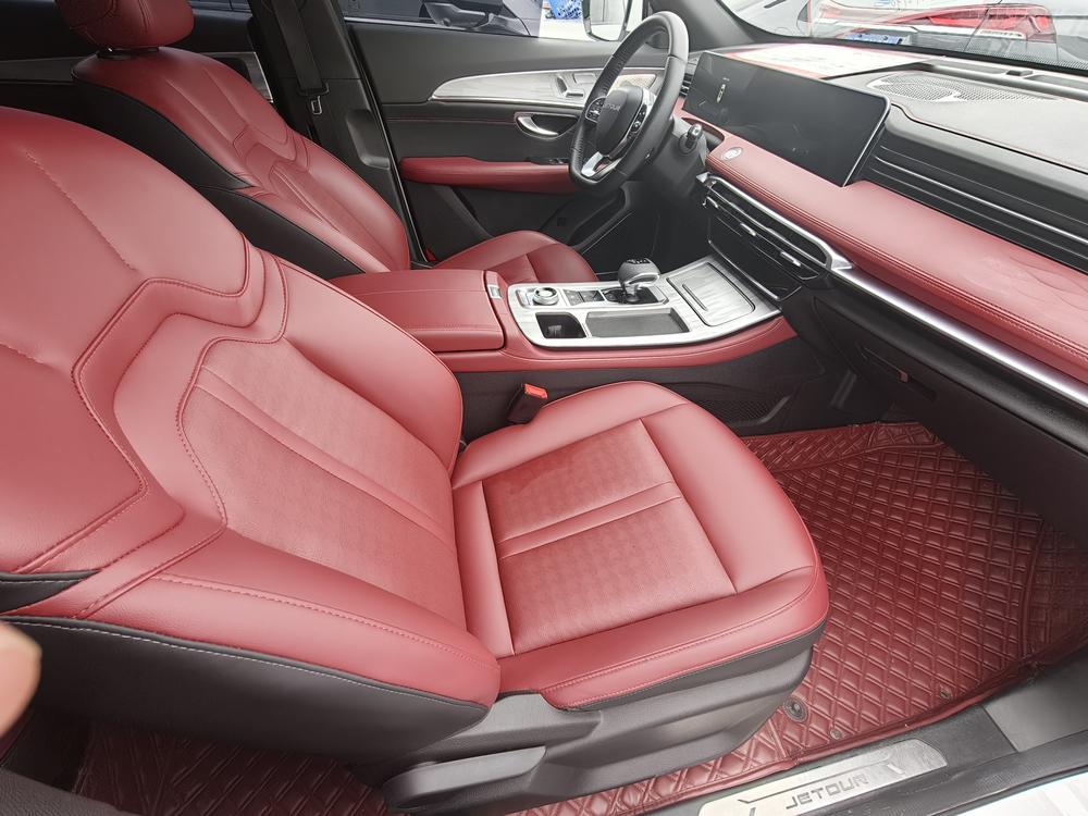 Jetour X70 PLUS 2023 car image #14
