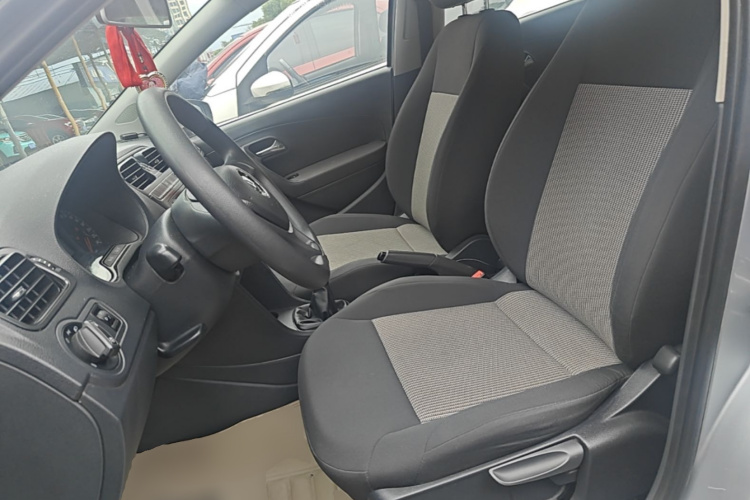 Volkswagen Polo 2015 #15 Volkswagen Polo 2015 car image #15