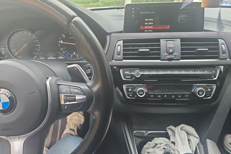 BMW 3 Series 2018 #15 BMW 3 Series 2018 car image #15