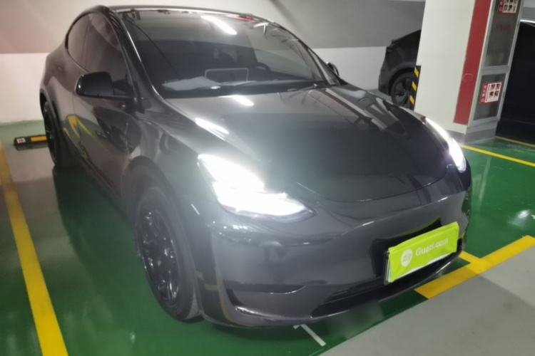 Tesla Model Y 2024 #4 Tesla Model Y 2024 car image #4