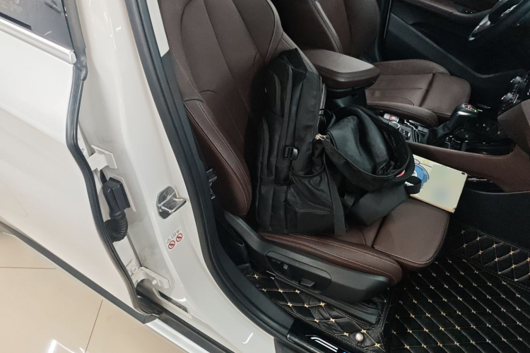 BMW X1 2018 #24 BMW X1 2018 car image #24