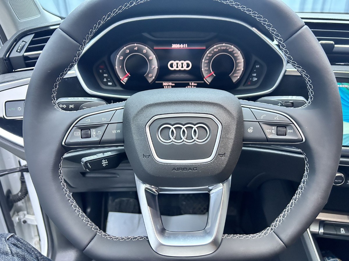 Audi Q3 2022 immagine di auto #9
