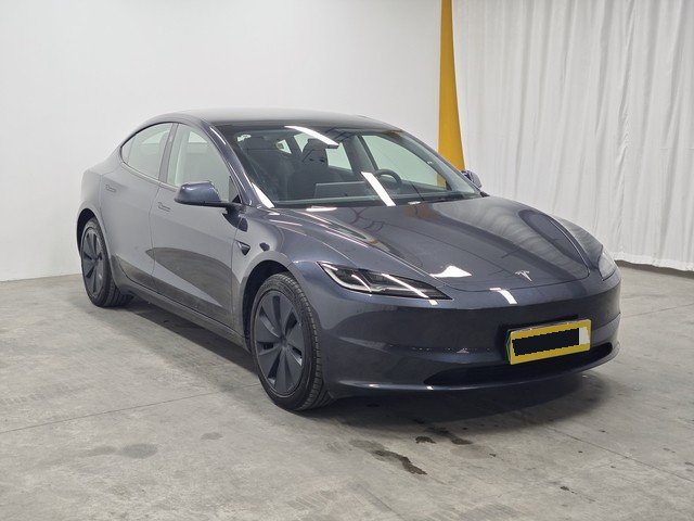 Tesla Model 3 2025 immagine di auto #3