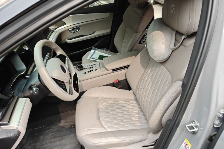 BYD Han 2024 car image #17