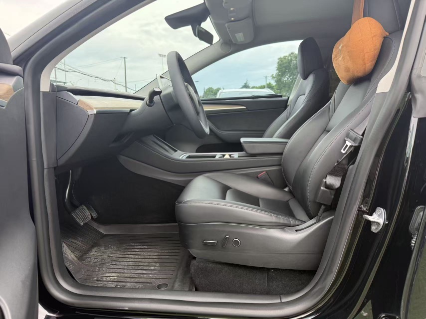 Tesla Model Y 2023 #3 Tesla Model Y 2023 car image #3