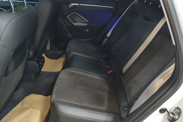 Audi Q3 2022 car image #13