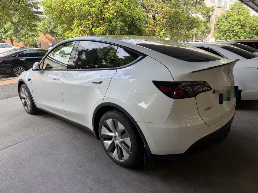 Tesla Model Y 2022 #3 Tesla Model Y 2022 car image #3