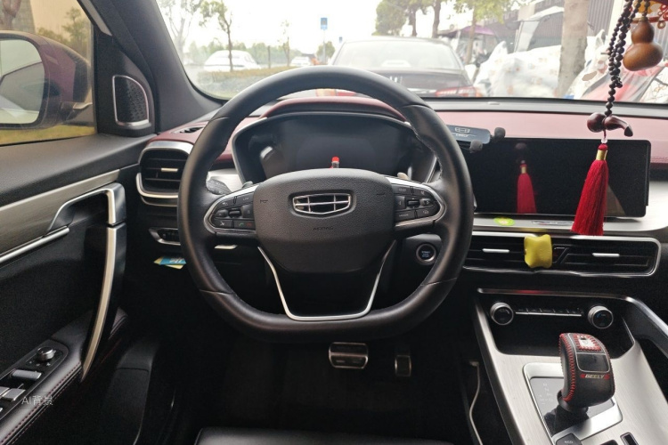 GEELY Coolray 2020 car image #12