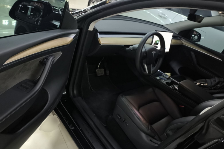 Tesla Model Y 2021 #16 Tesla Model Y 2021 car image #16
