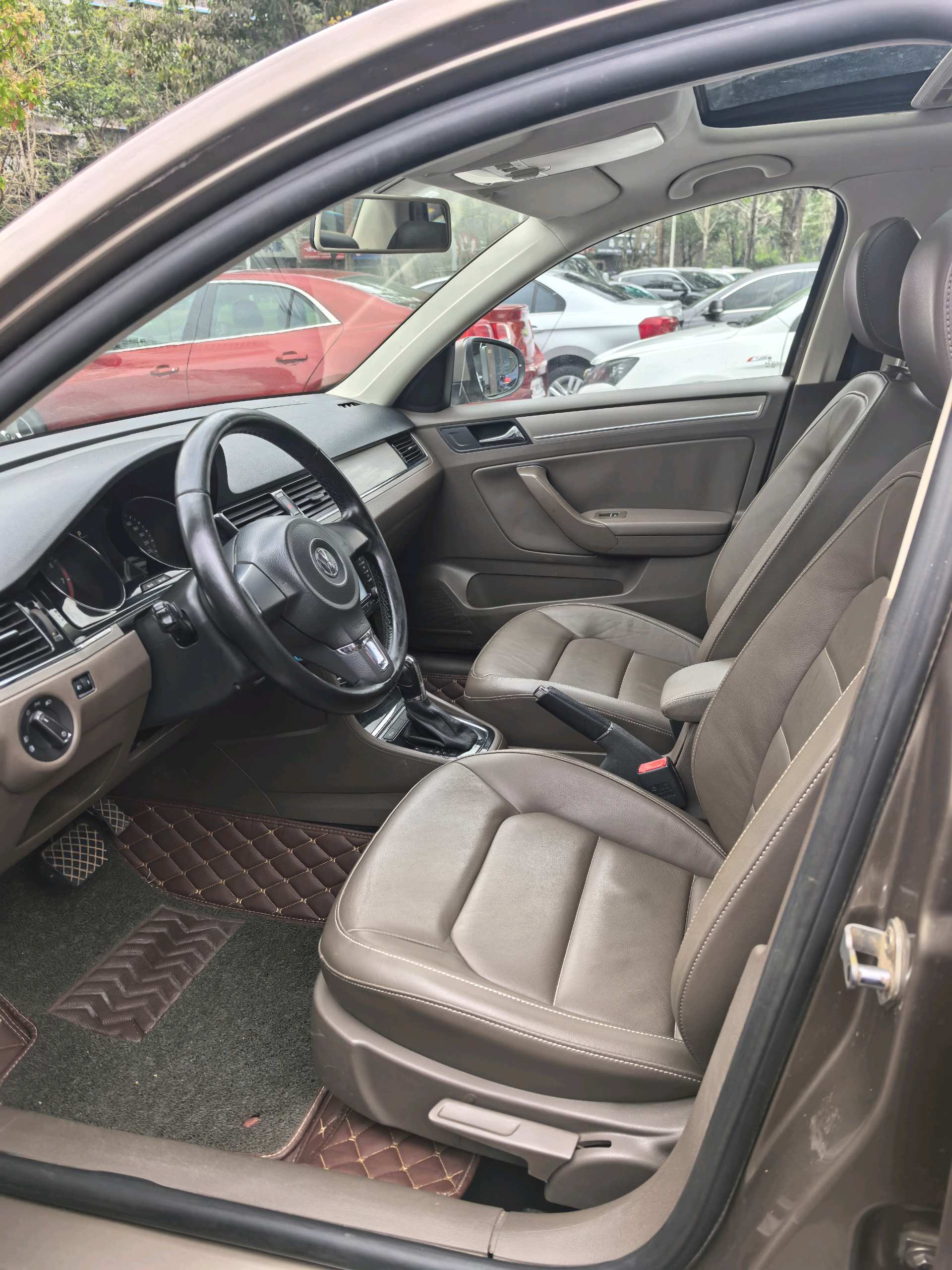 Volkswagen Bora 2013 car image #8