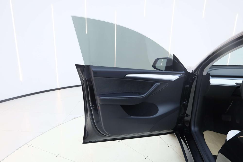 Tesla Model Y 2023 #25 Tesla Model Y 2023 car image #25