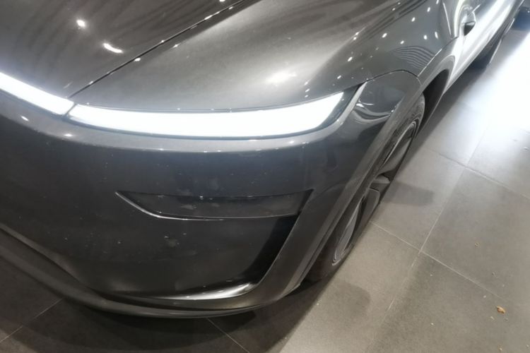 Tesla Model Y 2025 #23 Tesla Model Y 2025 car image #23