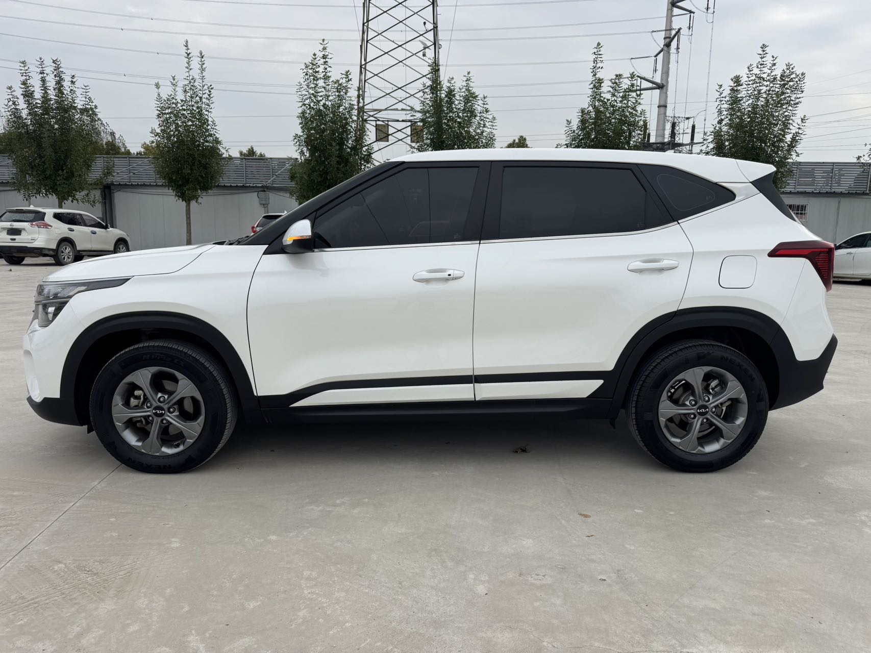 Kia Seltos 2023 imagen de coche #10