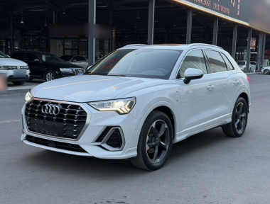 Audi Q3 2022 Audi Q3 2022 immagine di auto