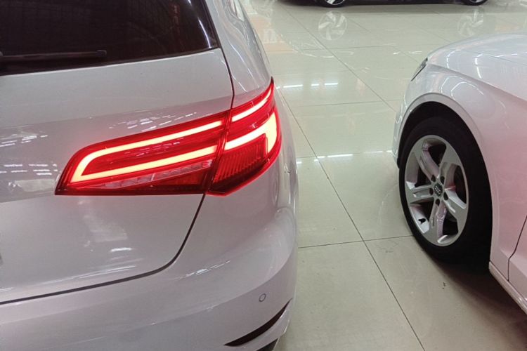Audi A3 2018 car image #8