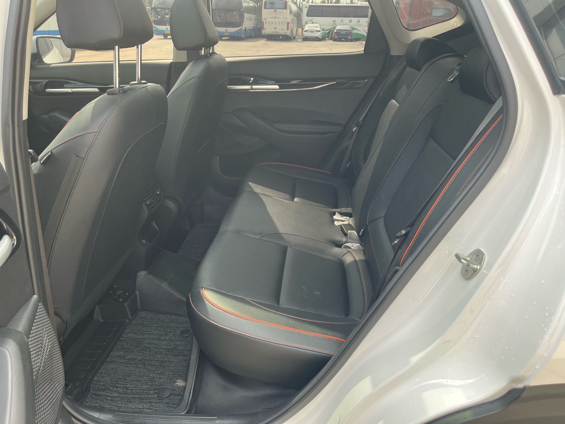 Kia Seltos 2024 immagine di auto #4