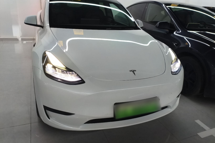 Tesla Model Y 2023 #3 Tesla Model Y 2023 car image #3