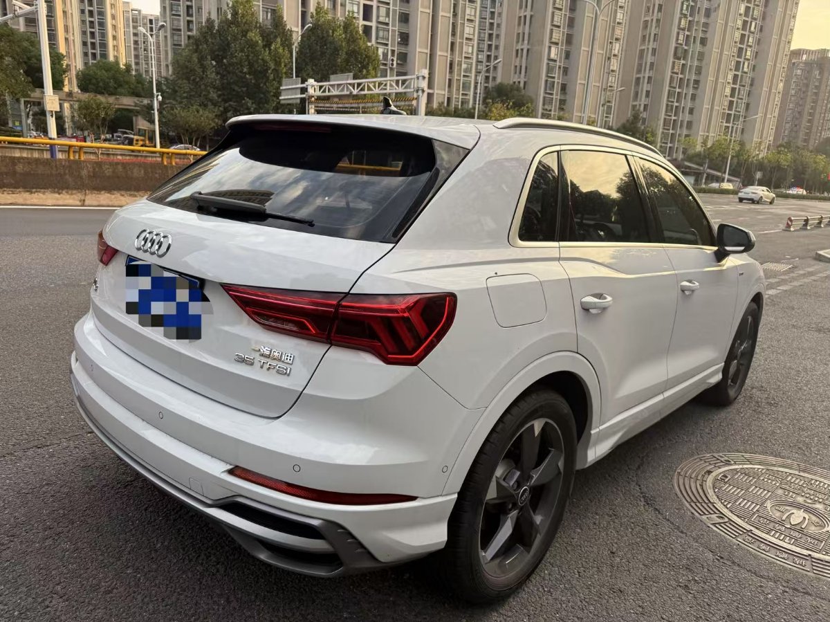 Audi Q3 2021 car image #4